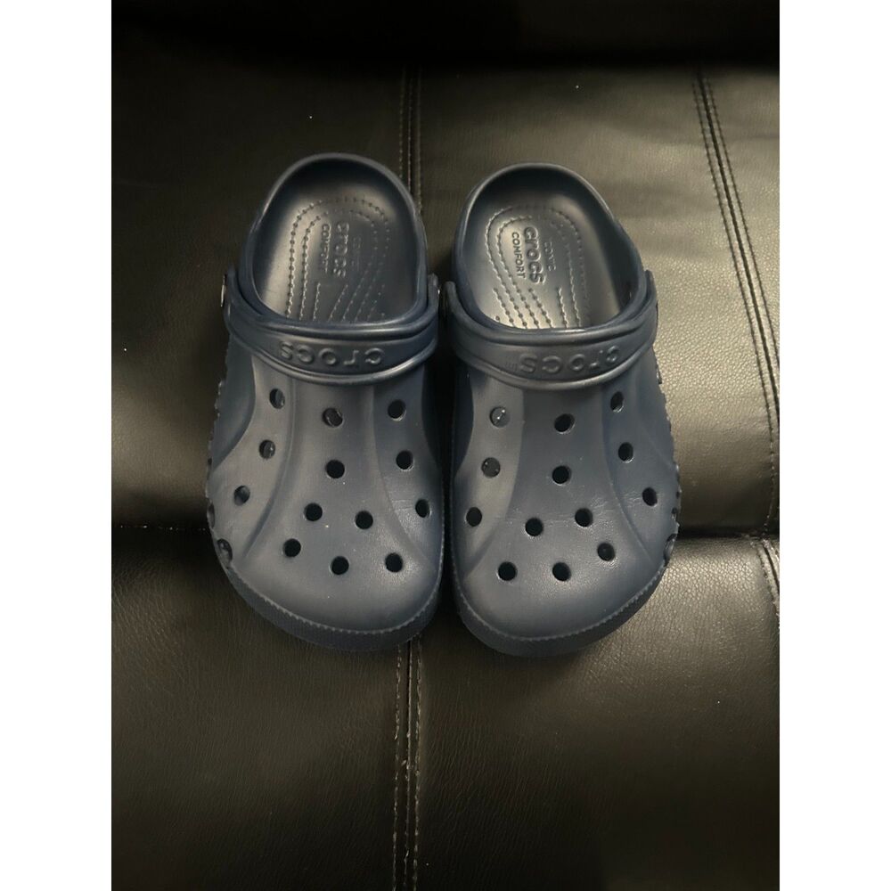 crocs boy size 3 dark blue